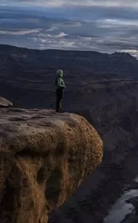 Вдоль по каньону / Into the Canyon